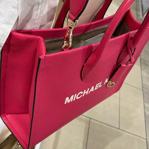 Michael Kors Mirella Medium East West Pebbled Leather Tote Shopper Bag MK EW
NWT - Picture 15 of 16